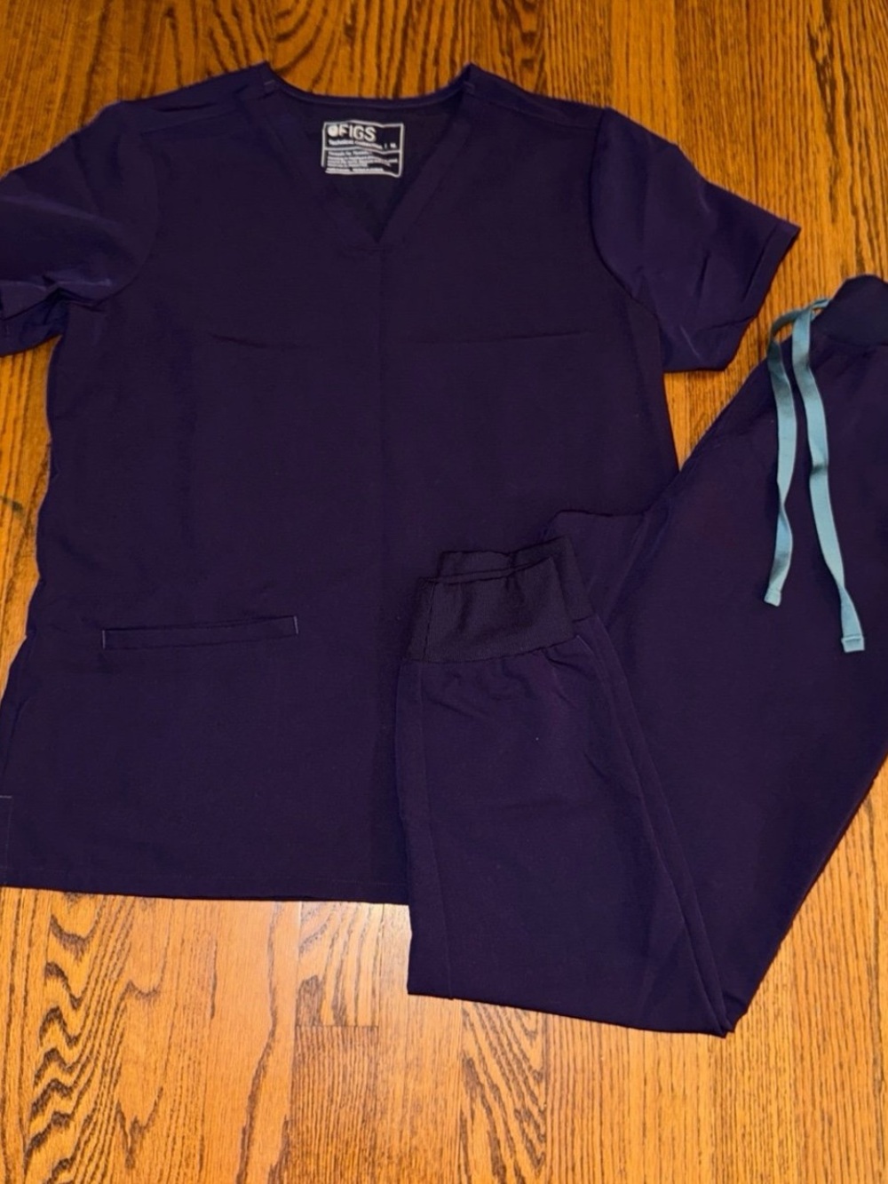 Figs Scrub Set